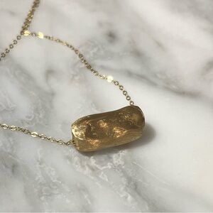 Removable bronze slider pendant